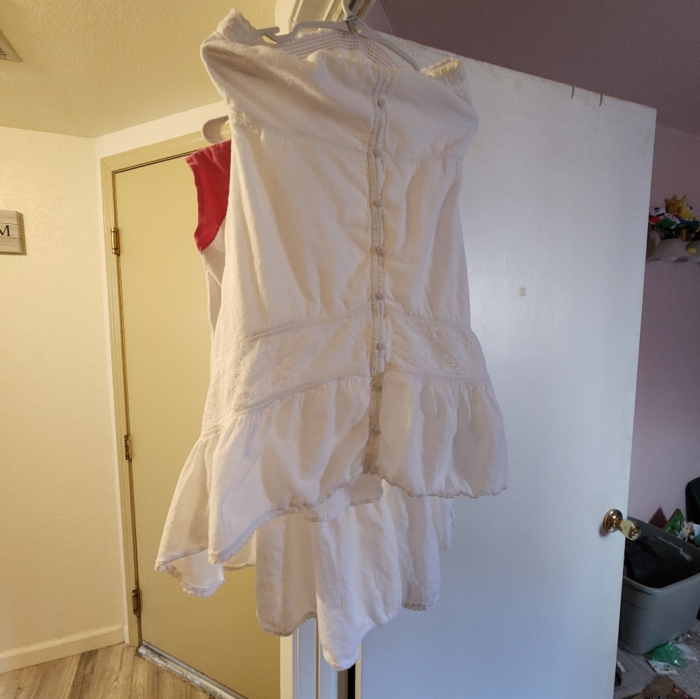 White Sleeveless Dress